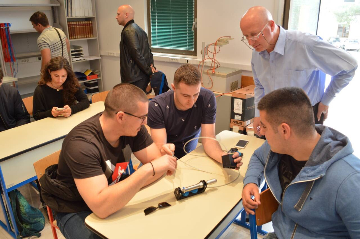 POMORSKI FAKULTET KOTOR
 
 
 
 
 
 Predavaci i studenti posjetili Sveuciliste u Dubrovniku