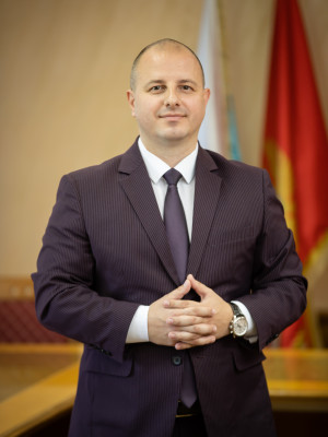 dr Nikola Milović