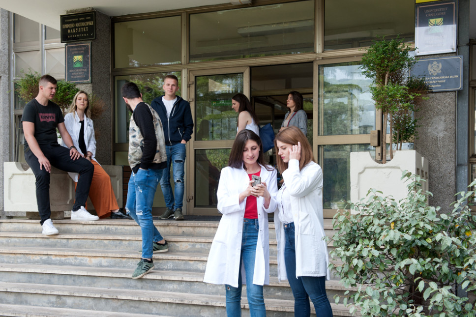 Konkurs MPNKS za dodjelu stipendija najboljim studentima za studijsku 2021/22. godinu