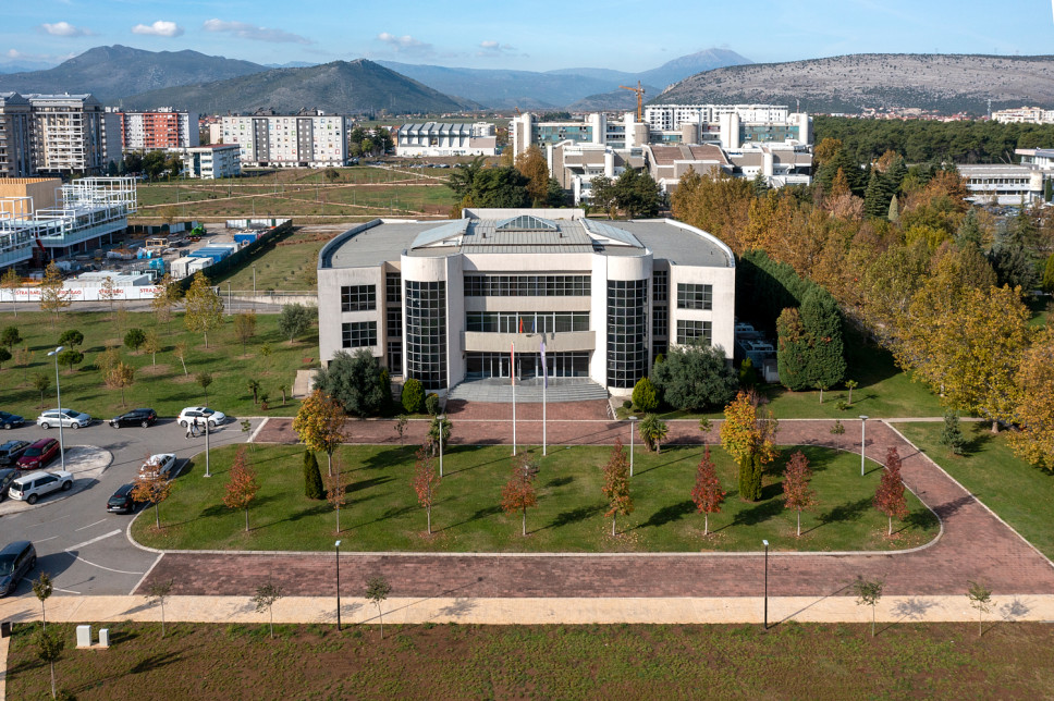 Izabrani dekan Fakulteta likovnih umjetnosti i direktor Instituta za biologiju mora