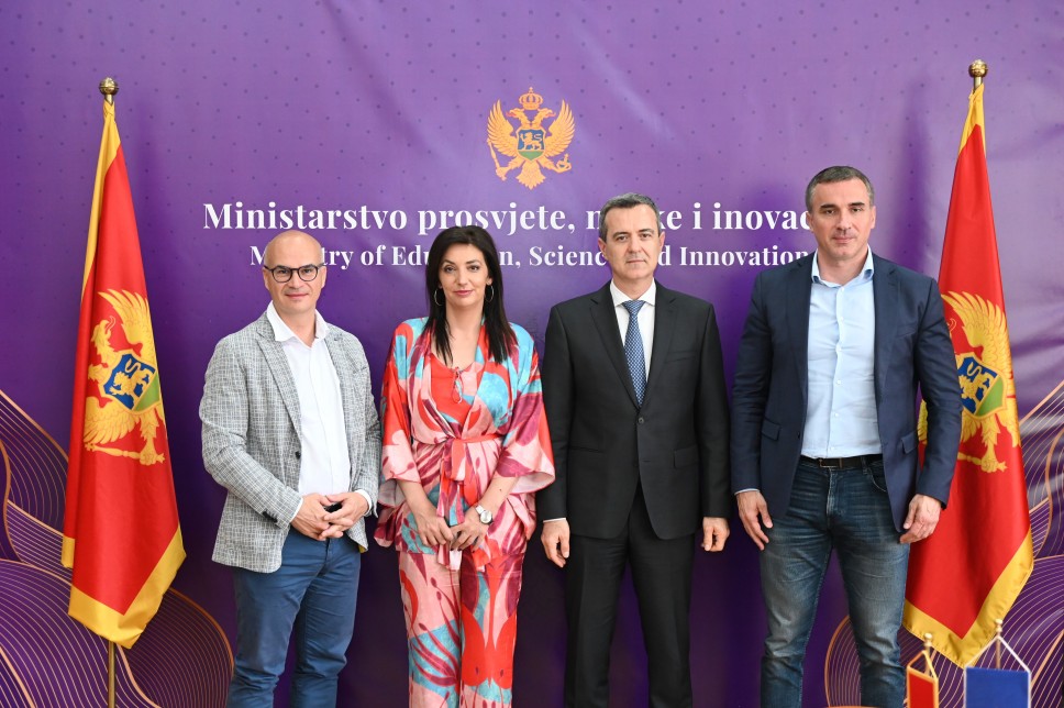 Ministry of Education, Science, and Innovation and UCG, and Telecom: Free use of electronic signature services for all freshmen at the University of Montenegro
