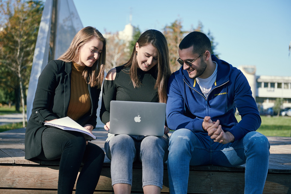 Call for students: Job openings at FuturUM bookstore and Café bar