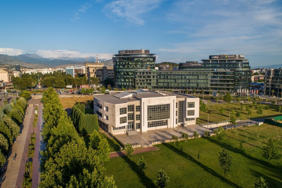 Javni poziv za zakup poslovnog prostora u zgradi Tehničkih fakulteta  za bankarsku djelatnost 