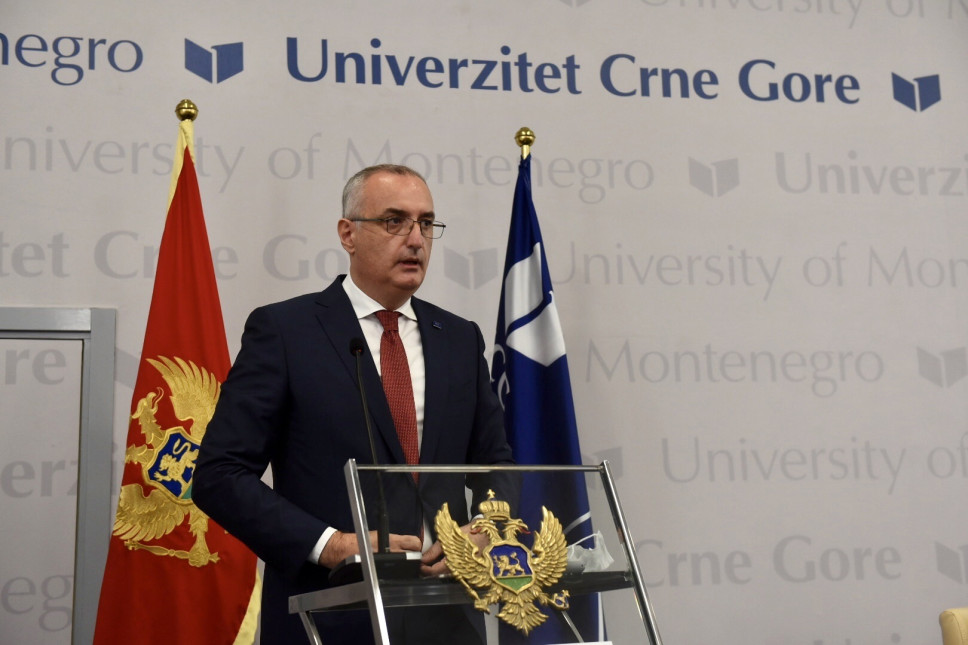 Rektor Nikolić za TVCG: Univerzitet Crne Gore finansijski stabilan, uživa najveće povjerenje studentske populacije