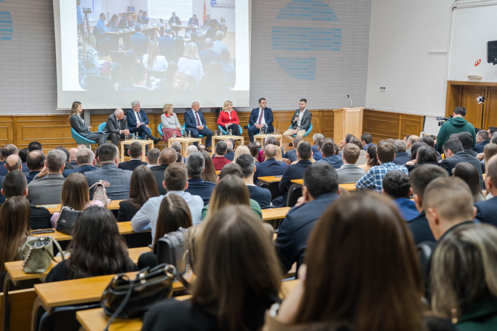 Veče sa alumnistima okupilo veliki broj akademskih ekonomista najstarijeg fakulteta u Crnoj Gori
