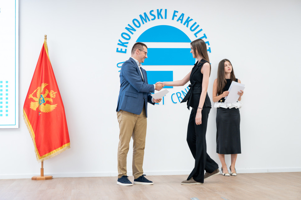 Studentima Ekonomskog fakulteta uručeno 150 sertifikata za uspješno završenu stručnu praksu