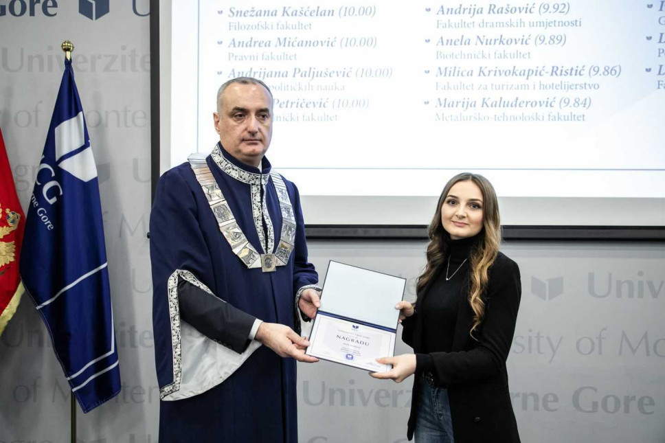 Anela Nurković, najbolji student Biotehničkog fakulteta za studijsku  2019/20. godinu