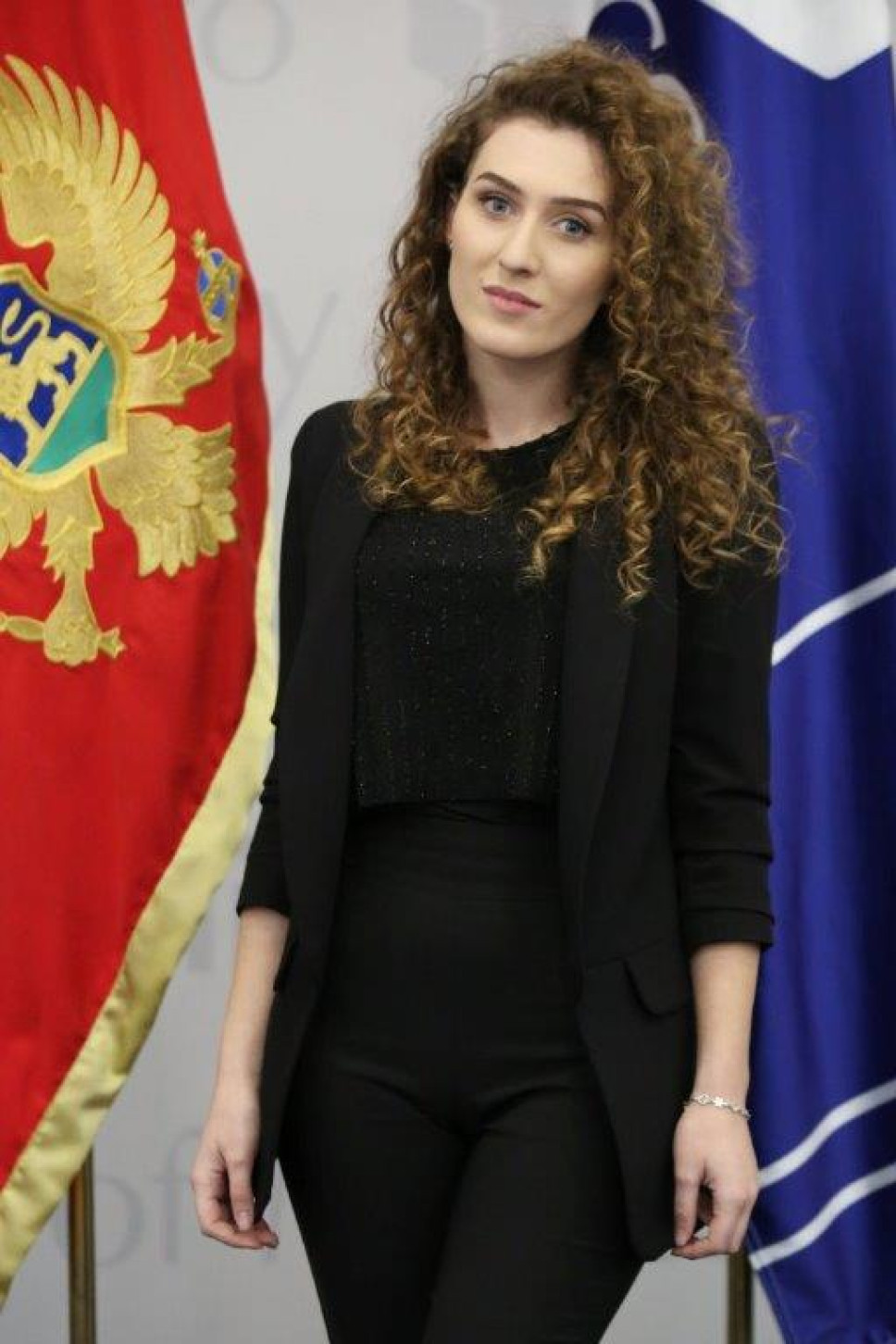 Bildergebnis für Dženisa Mujević najbolja studentkinja Filoloskog fakulteta u Nikšiću
