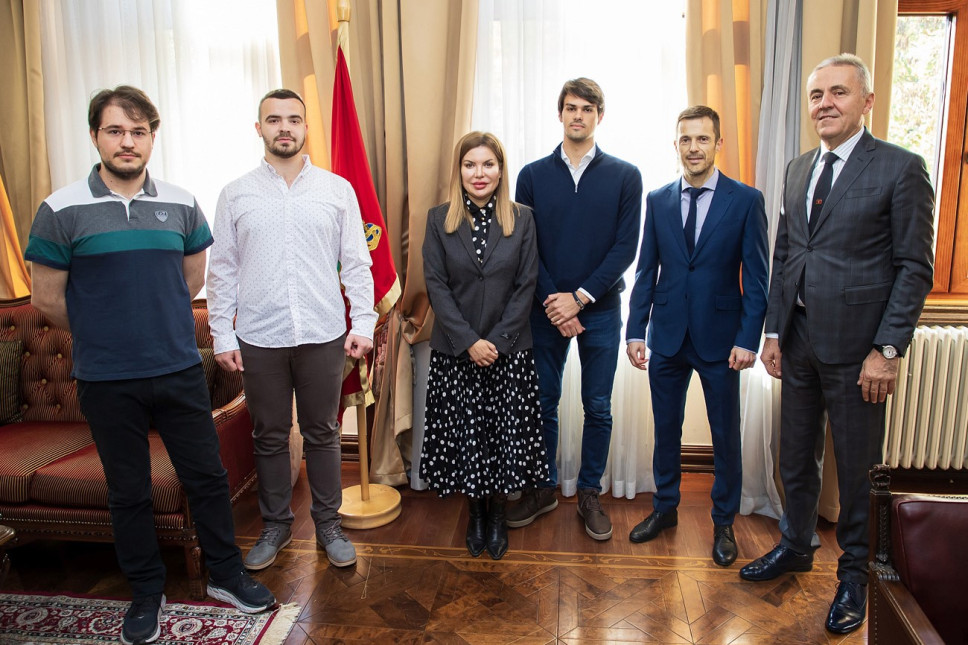 CBMNE Awarded Best Students of the Faculty of Electrical Engineering with 500 Euros Each  