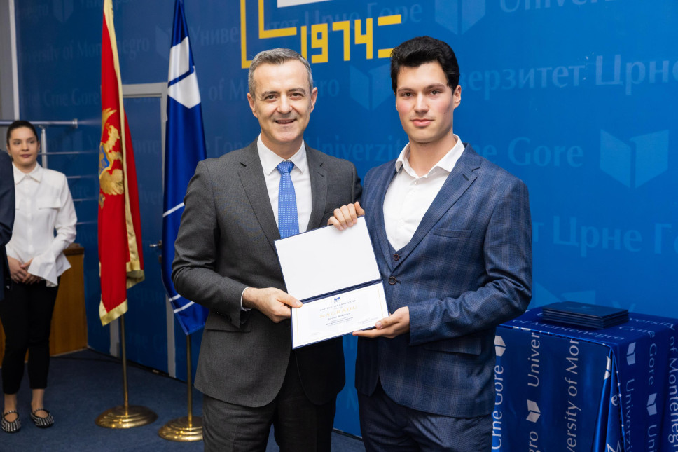 Priznanje za izuzetan uspjeh: Jovan Raković među najuspješnijim studentima ETF-a