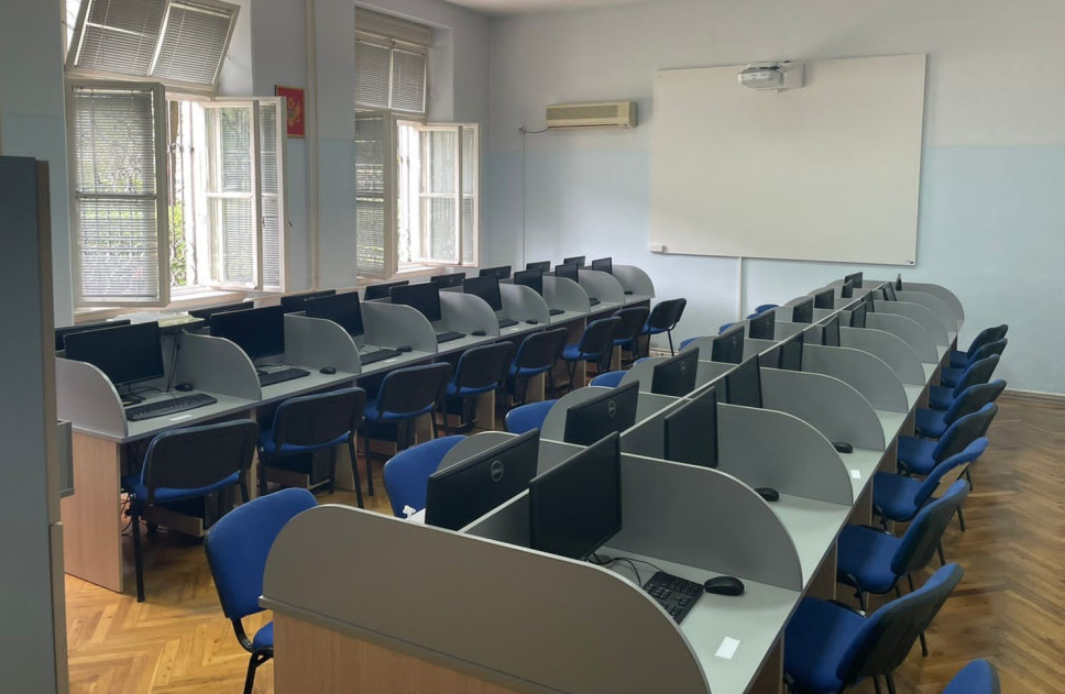 Korišćenje akademskog e-mail servisa i platforme za učenje na daljinu omogućeno i za novoupisane studente