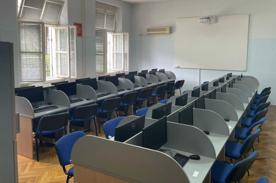 Korišćenje akademskog e-mail servisa i platforme za učenje na daljinu omogućeno i za novoupisane studente