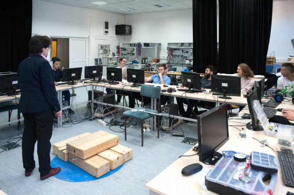 Dekan Vušanović: Aktivna komunikacija sa studentima rješava sve probleme u onlajn nastavi