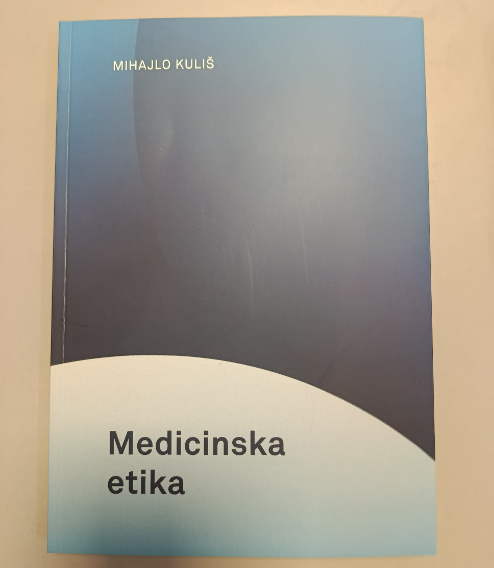 Prof. dr Mihajlo Kuliš donirao 20 primjeraka "Medicinske etike" 