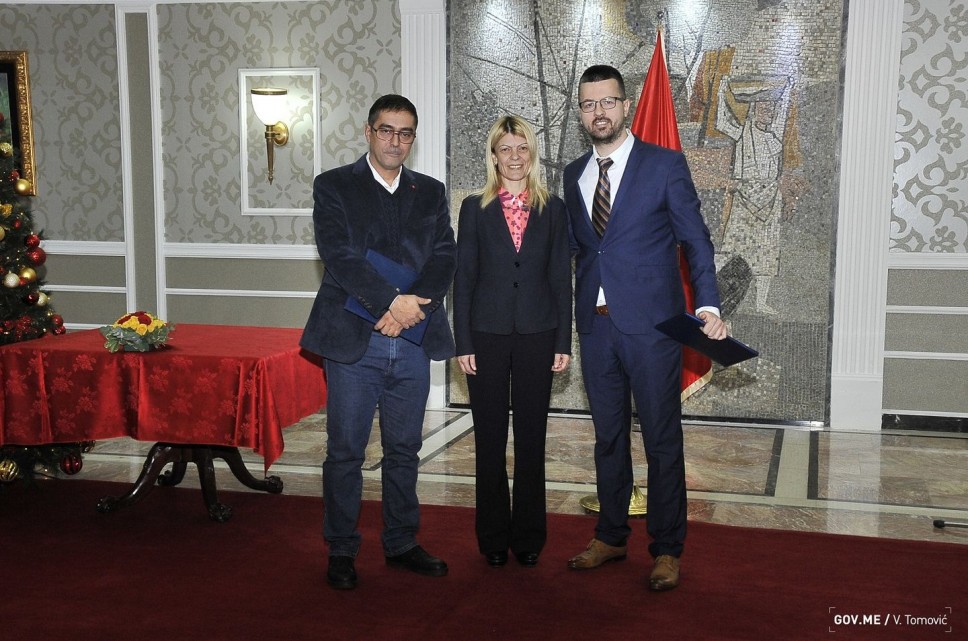 Igoru Pajoviću i Martinu Ćalasanu uručene nagrade za naučna dostignuća u 2017.