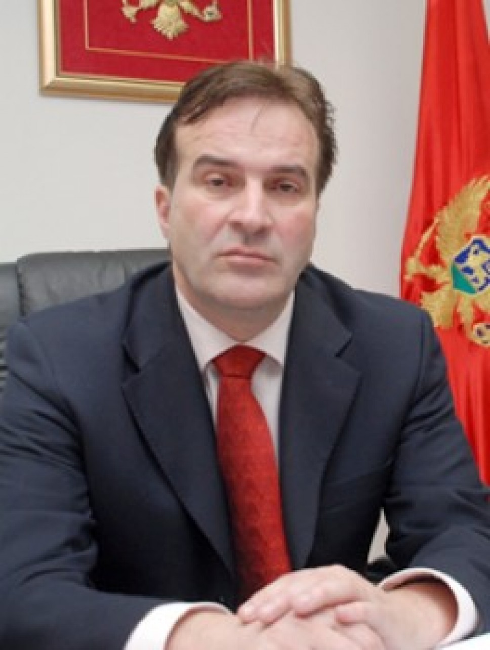 Demant dekana Fakulteta političkih nauka prof. dr Milana Markovića