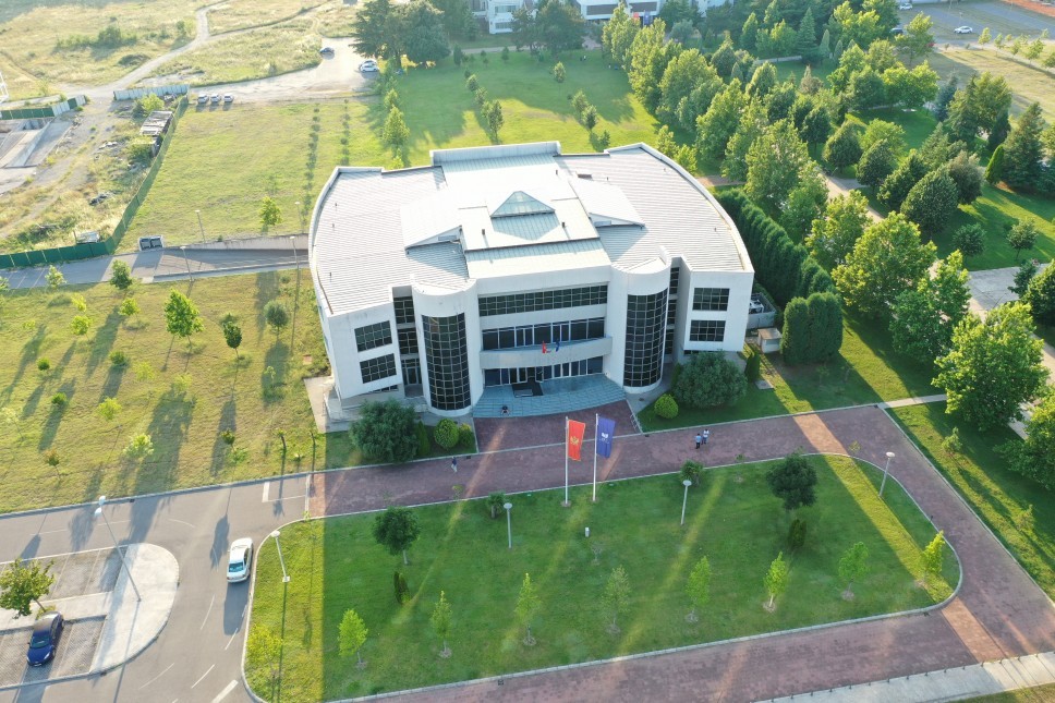 Deset doktoranada Univerziteta Crne Gore dobilo stipendije za doktorska istraživanja u 2020/21. godini