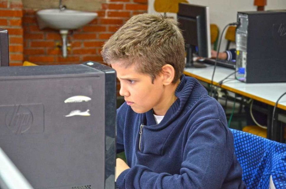 April u znaku doMEn kupa – takmičenja u programiranju za učenike osnovnih i srednjih škola