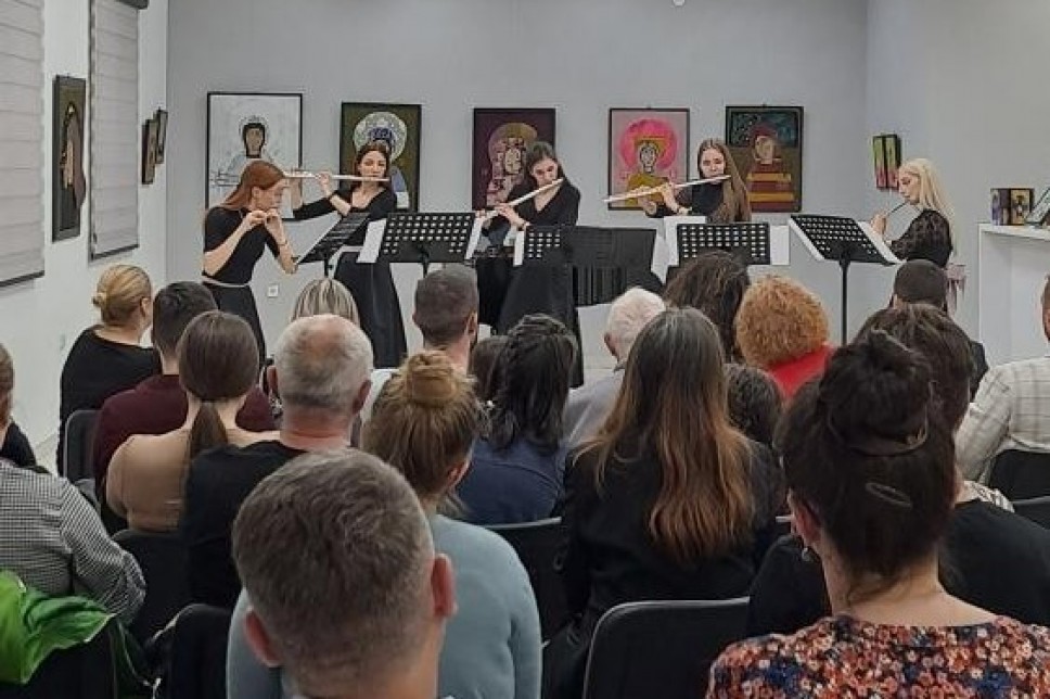 Crnogorske mlade flautistkinje ovacijama pozdravljene u Kragujevcu