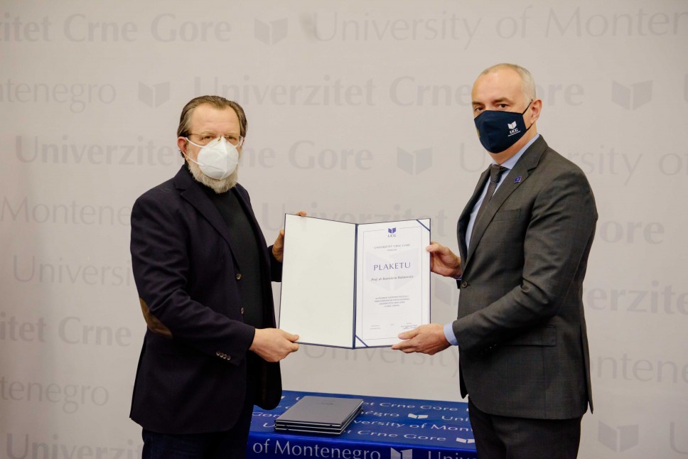 Plaketa za poseban doprinos međunarodnom pozicioniranju Univerziteta Crne Gore: prof. dr Ranislavu Bulatoviću