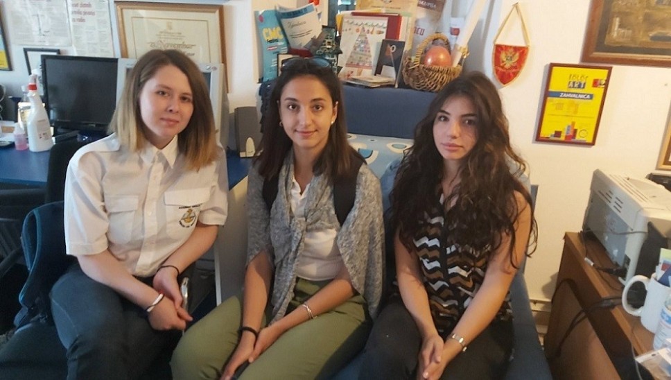 Diseminacija Erasmus+ programa mobilnosti Pomorskog fakulteta Kotor: gostovanje studentkinja iz Rumunije u kotorskom radiju Skala