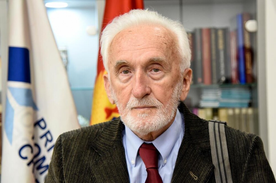Profesor emeritus 2005: Prof. dr Milan Perović